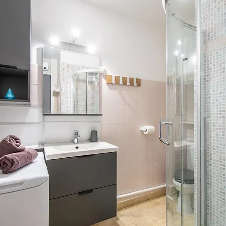 Le Cabestan Terrasse Parking Proche De La Et De La Marina De Port Camargue *