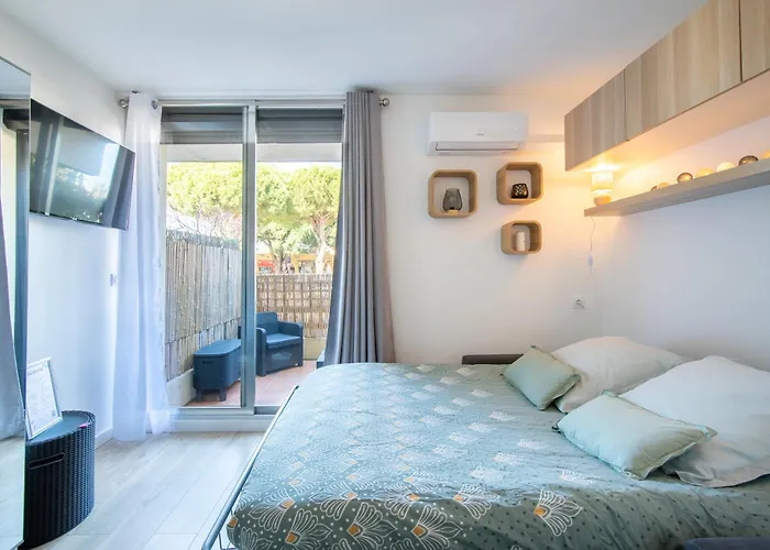 Le Cabestan Terrasse Parking Proche De La Et De La Marina De Port Camargue Apartamento *